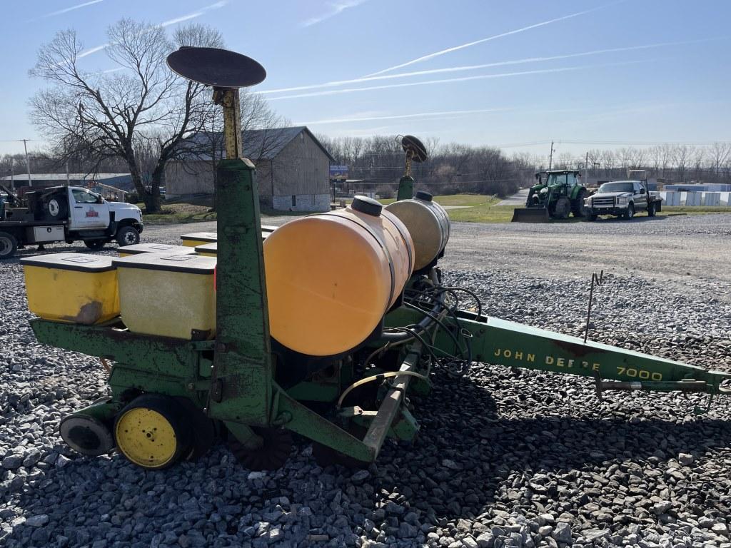 John Deere 7000 Planter