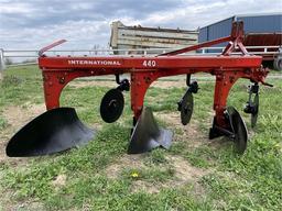 International 440 Plow