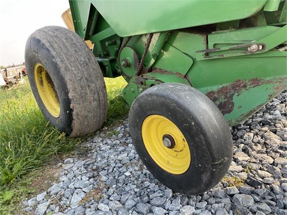 John Deere 449 MegaWidePlus Round Baler