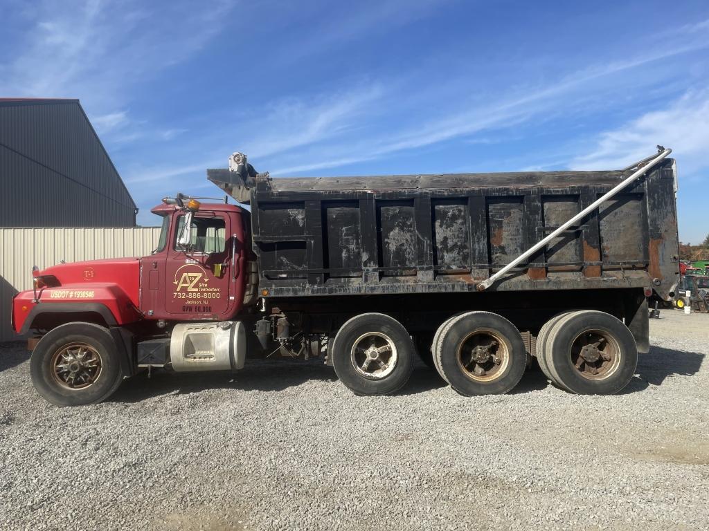 Mack RD688S Dump Truck