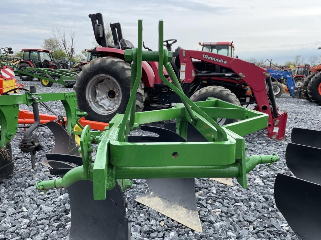 John Deere 125 3 Bottom Plow