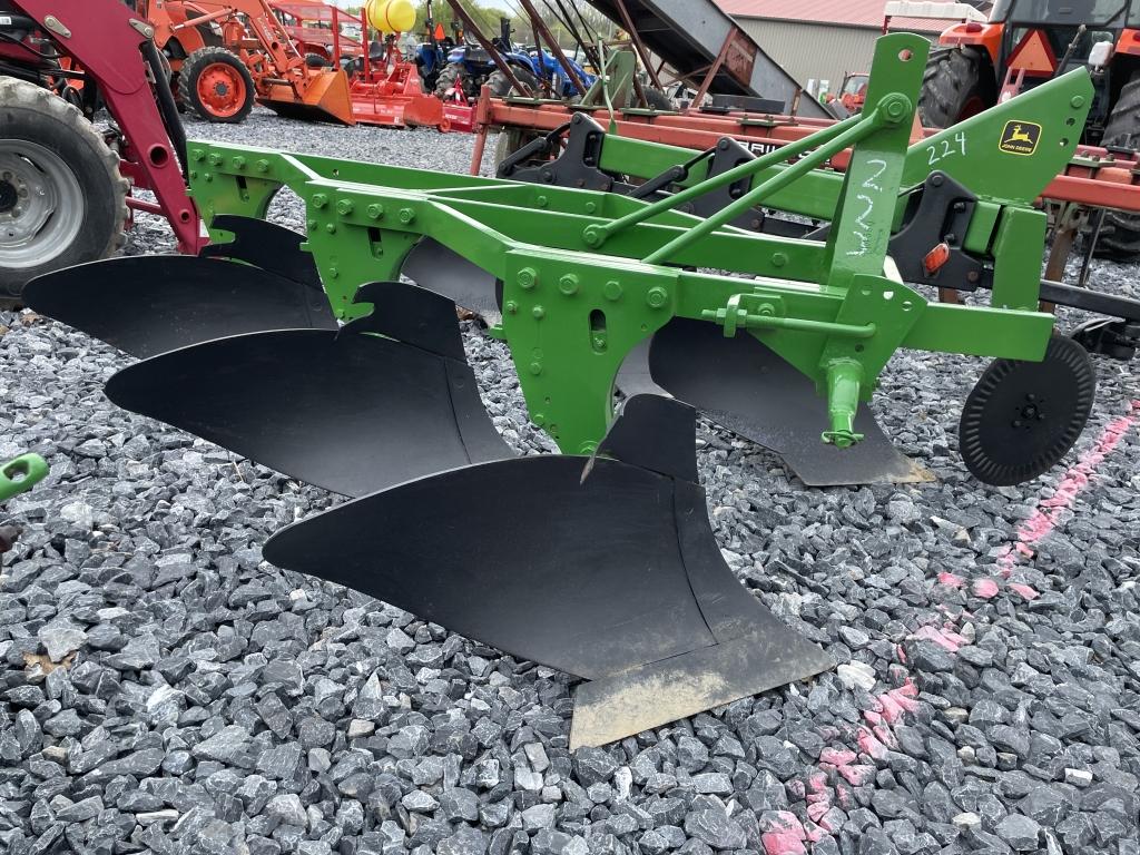 John Deere 125 3 Bottom Plow