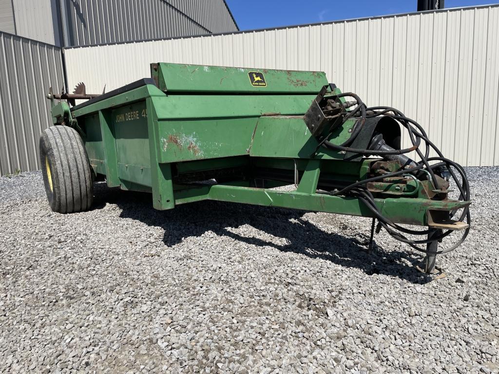 John Deere 455 Manure Spreader