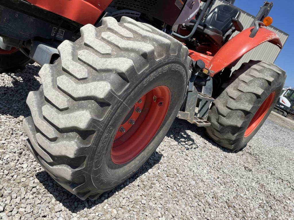 Kubota M5-111 Tractor