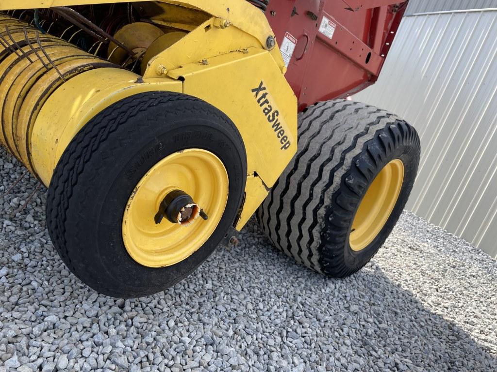 New HOlland BR740 Baler