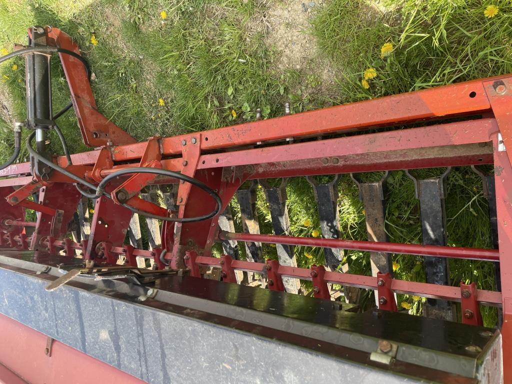 Case IH 5100 Grain Drill