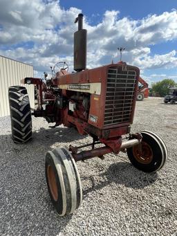 International 856 Custom Tractor