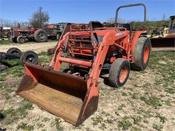 Kubota L2900 Tractor