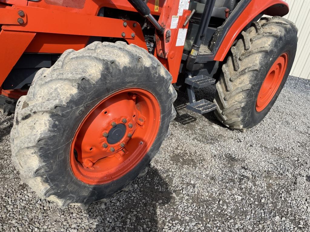 Kubota M8200 Loader Tractor