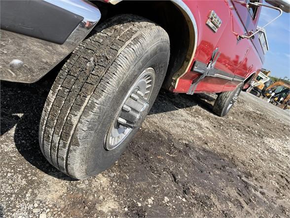 1990 Ford F-250 XLT Lariat Truck