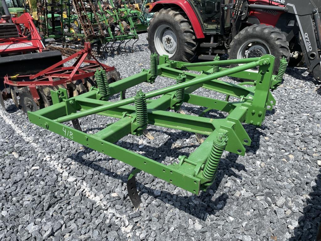 John Deere E100 Chisel Plow