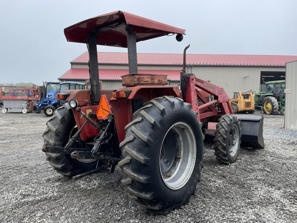 Case IH 585 Tractor