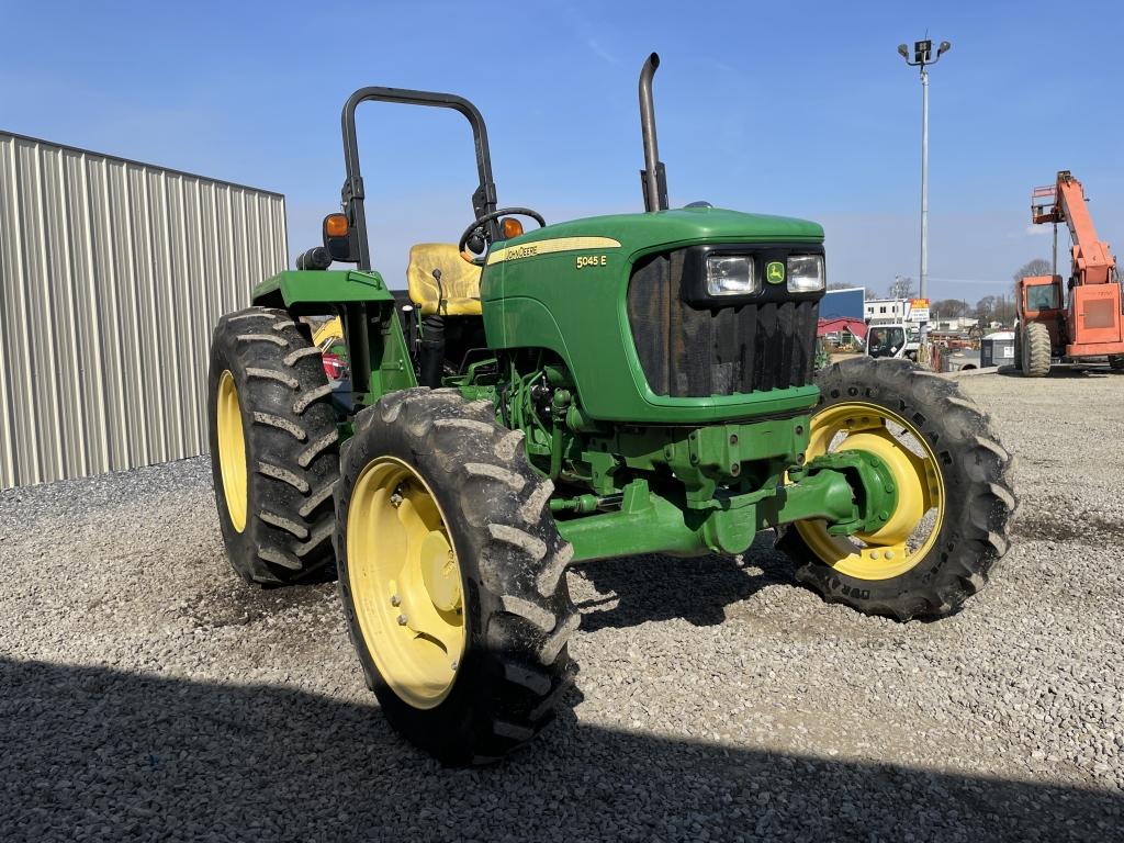 John Deere 5045E Tractor