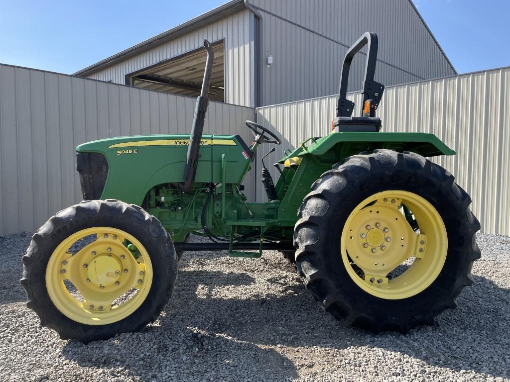 John Deere 5045E Tractor