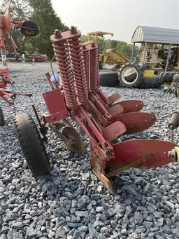 Massey Ferguson 345 Plow