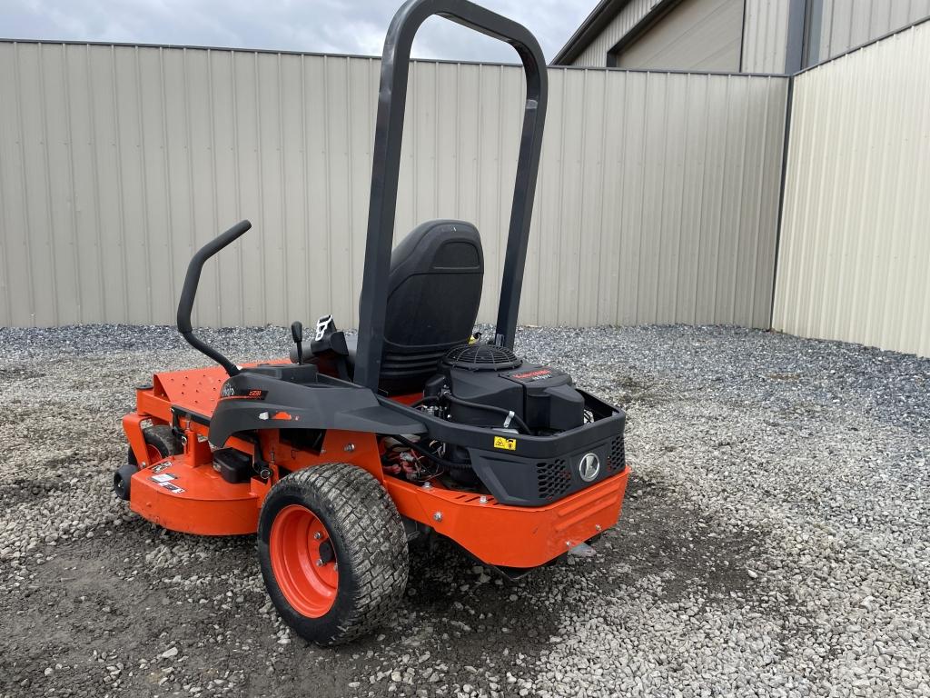 Kubota Z231 Zero Turn