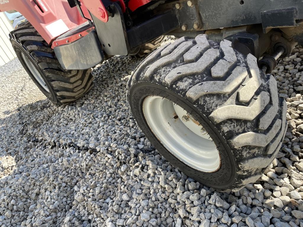 Massey Ferguson GC2400 Tractor