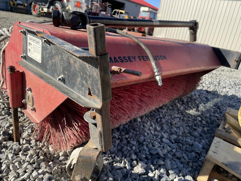 Massey Ferguson 2330 Sweeper