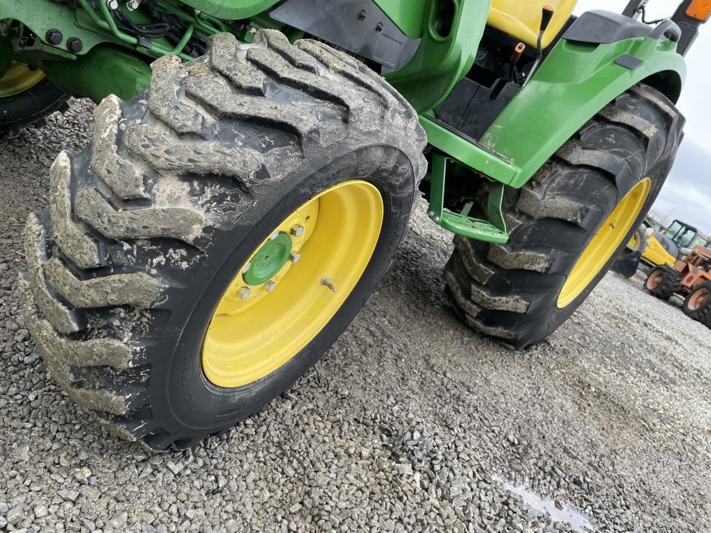 John Deere 4052M Tractor