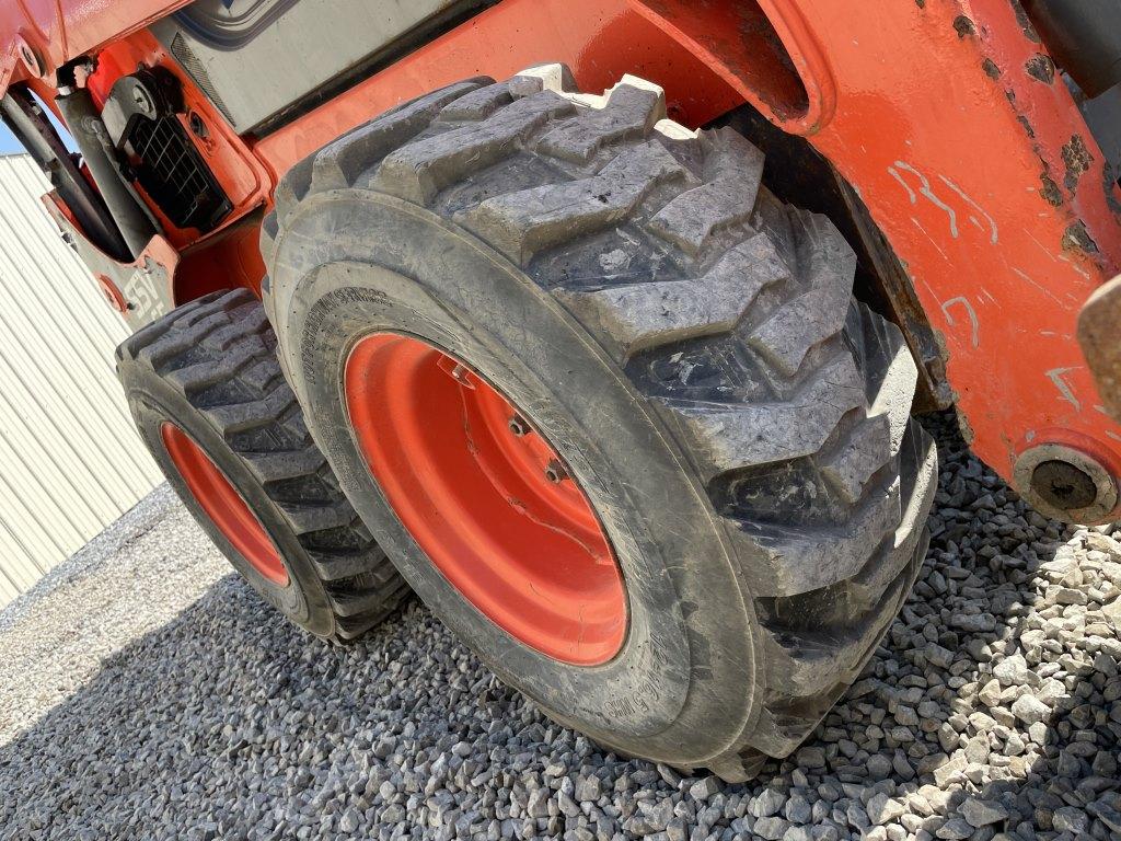 Kubota SSV65 Wheel Skid Loader