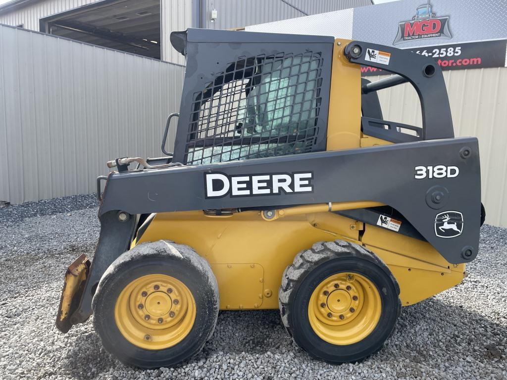 John Deere 318D Wheel Skid Loader