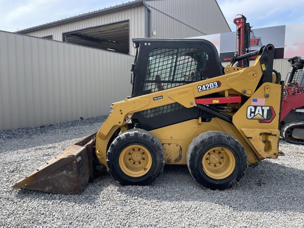 Caterpillar 242D3 Wheel Skid Loader