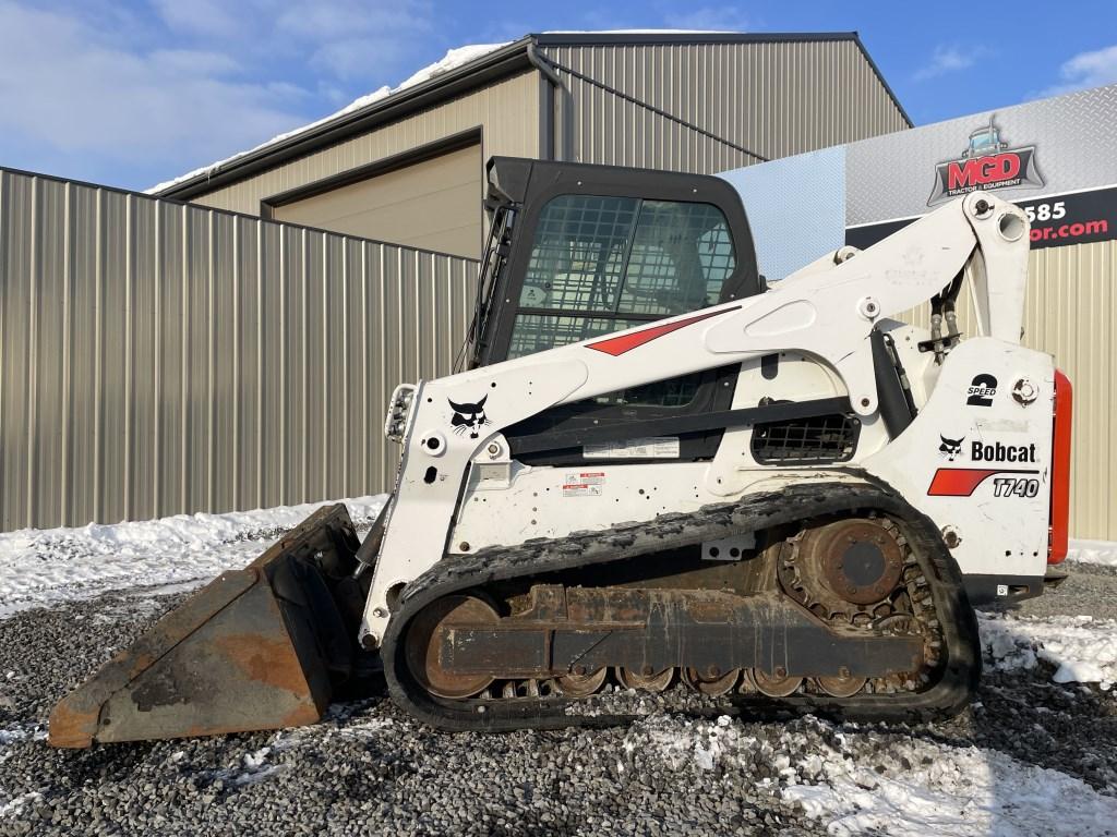 Bobcat T740 Track Skid Loader