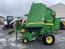 John Deere 854 Round Baler