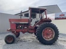 International F786 Tractor