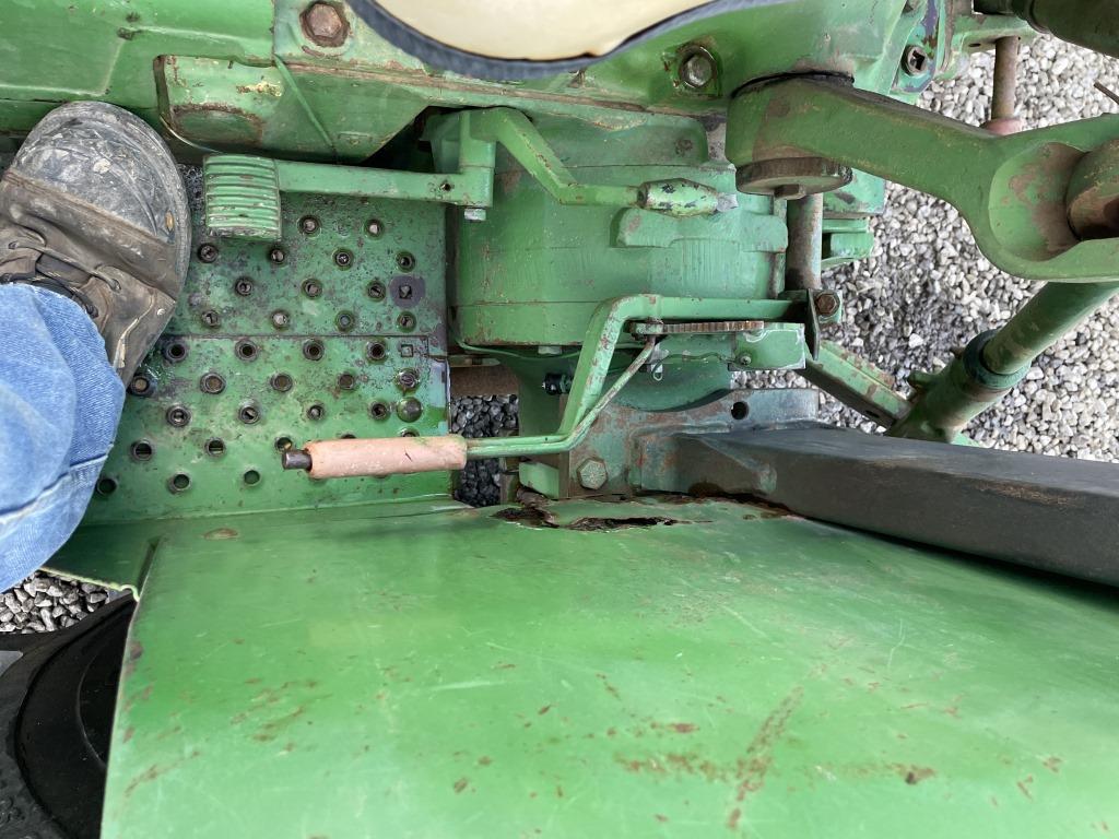 John Deere 2555 Tractor