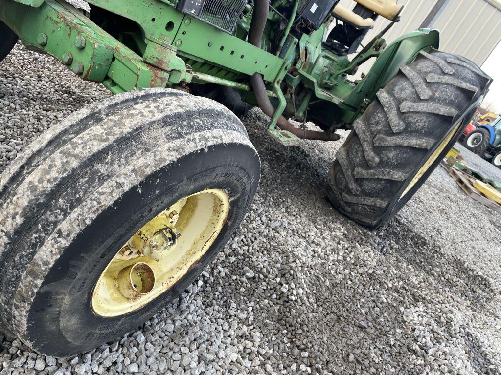 John Deere 2555 Tractor