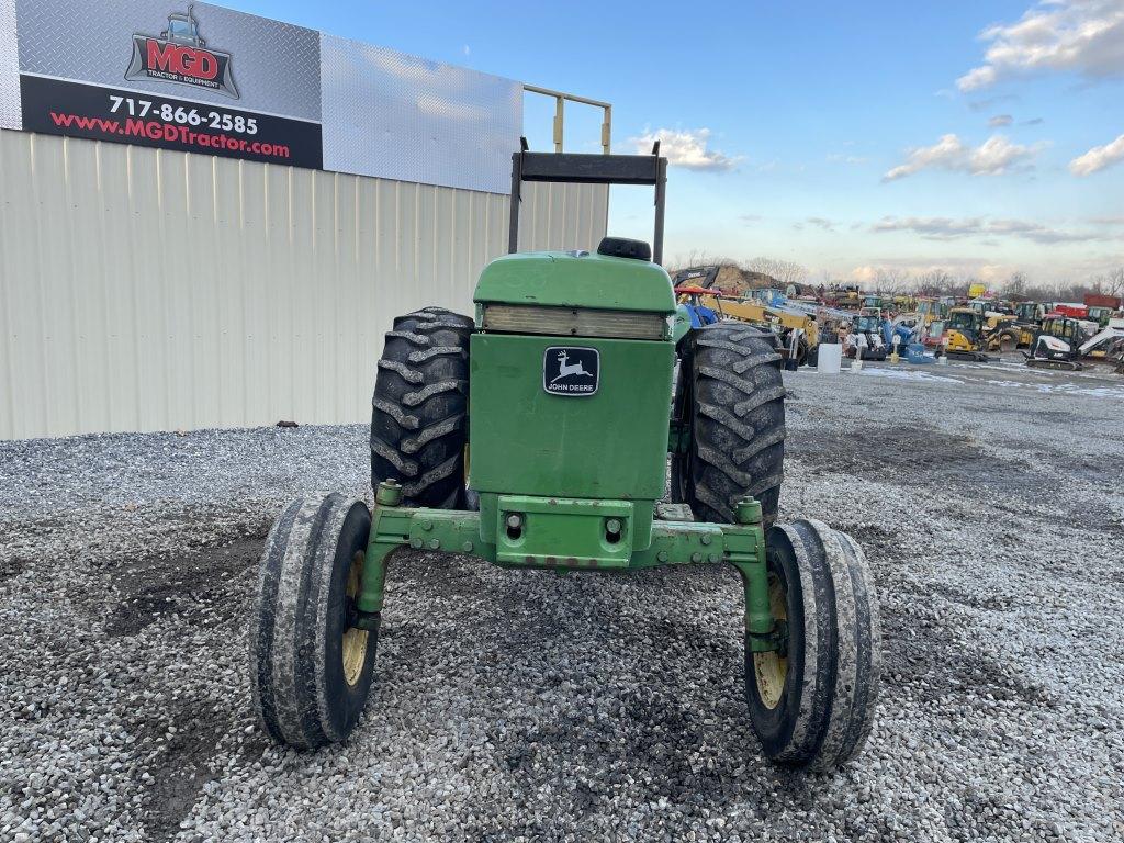 John Deere 2555 Tractor