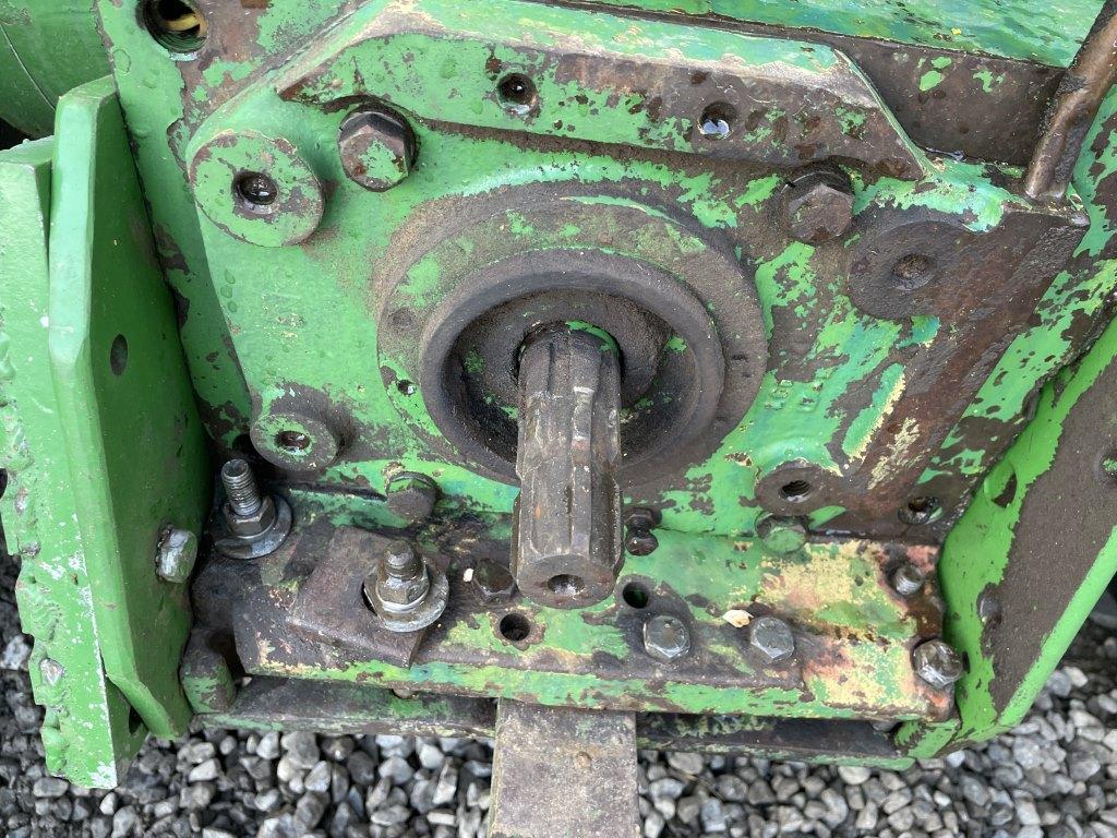 John Deere 2555 Tractor
