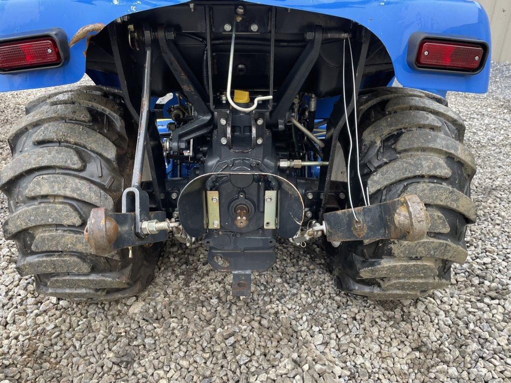 New Holland Boomer 1025 Tractor