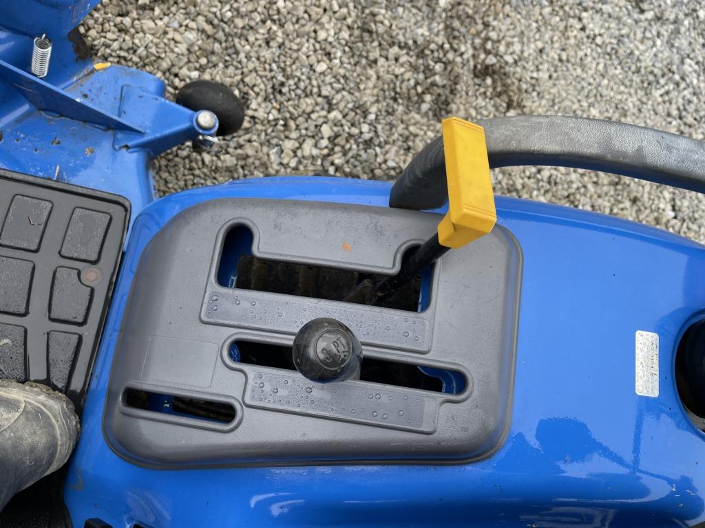 New Holland Boomer 1025 Tractor