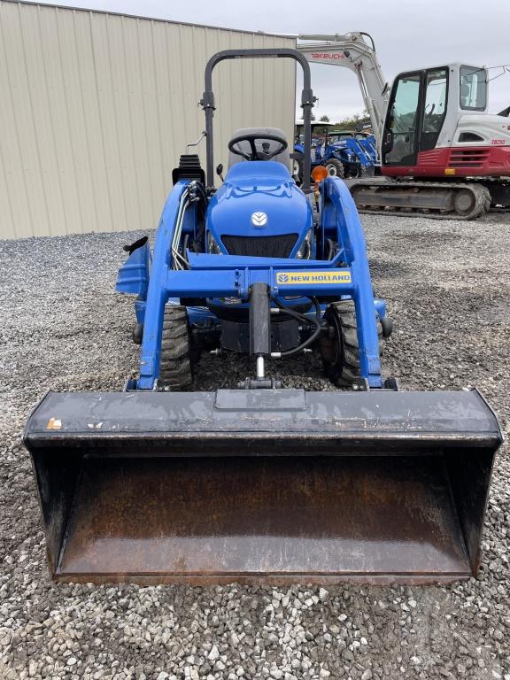 New Holland Boomer 1025 Tractor