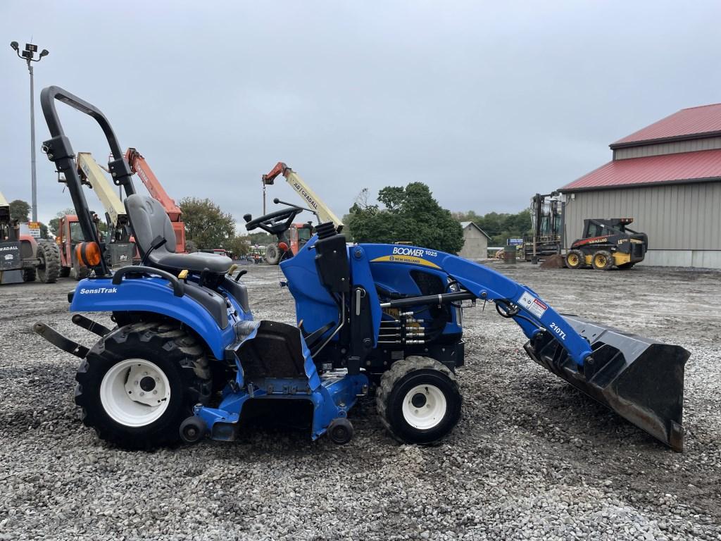 New Holland Boomer 1025 Tractor