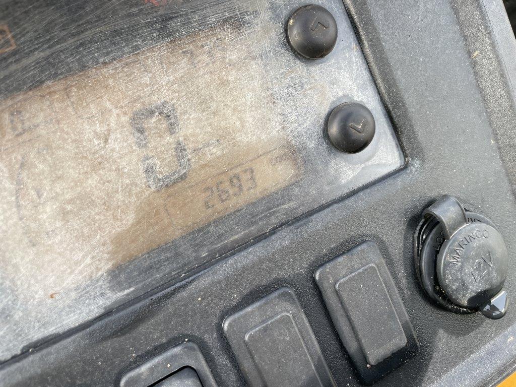 John Deere 825I XUV Gator Utility Vehicle
