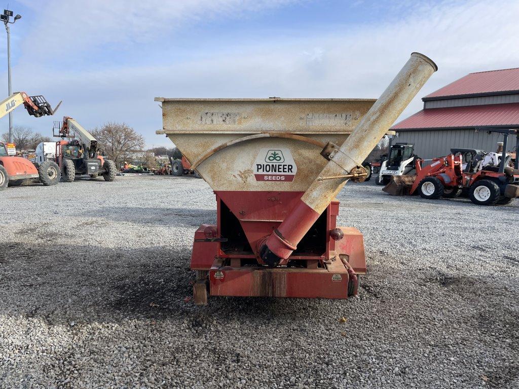 Pioneer Seeds Auger Cart