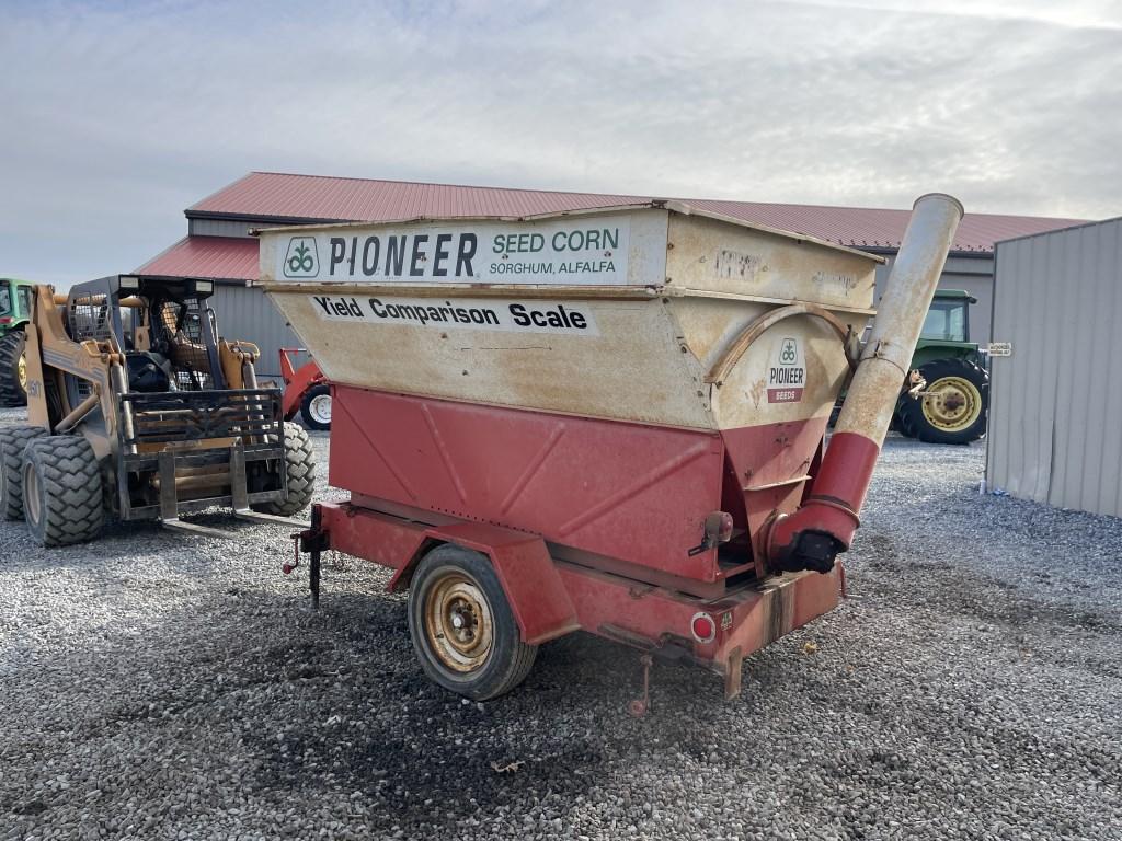 Pioneer Seeds Auger Cart