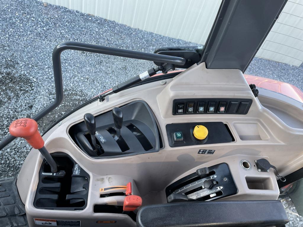 Kubota M7060D Tractor