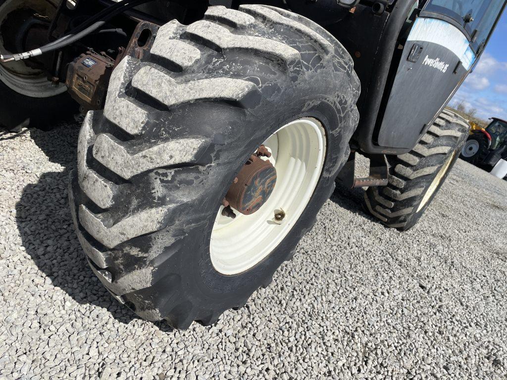 New HOlland LM445A Telehandler