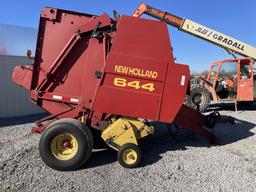New Holland 644 Round Baler