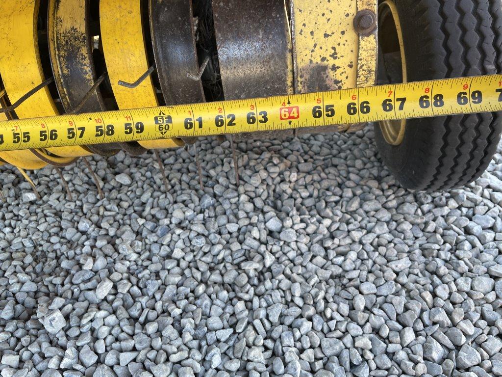 New Holland 644 Round Baler