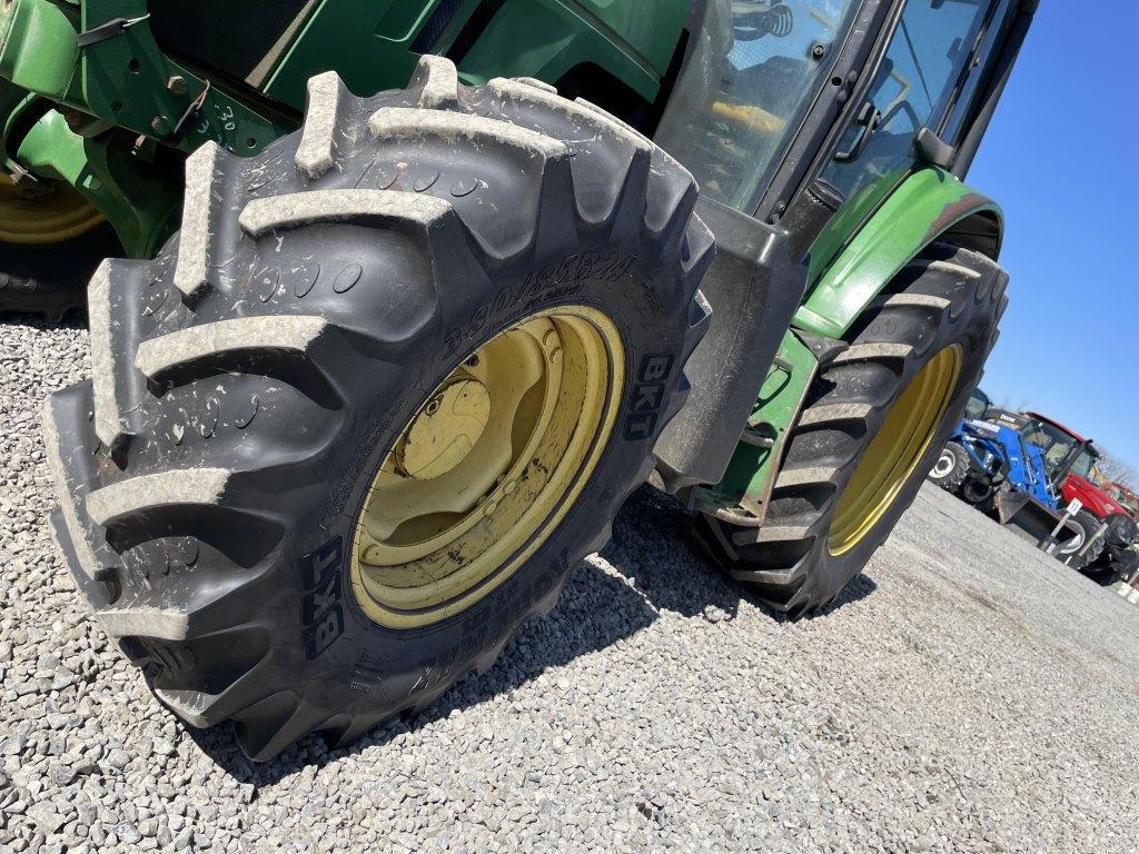 John Deere 6115M Tractor