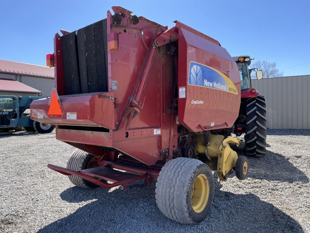 New Holland BR7060 Round Baler