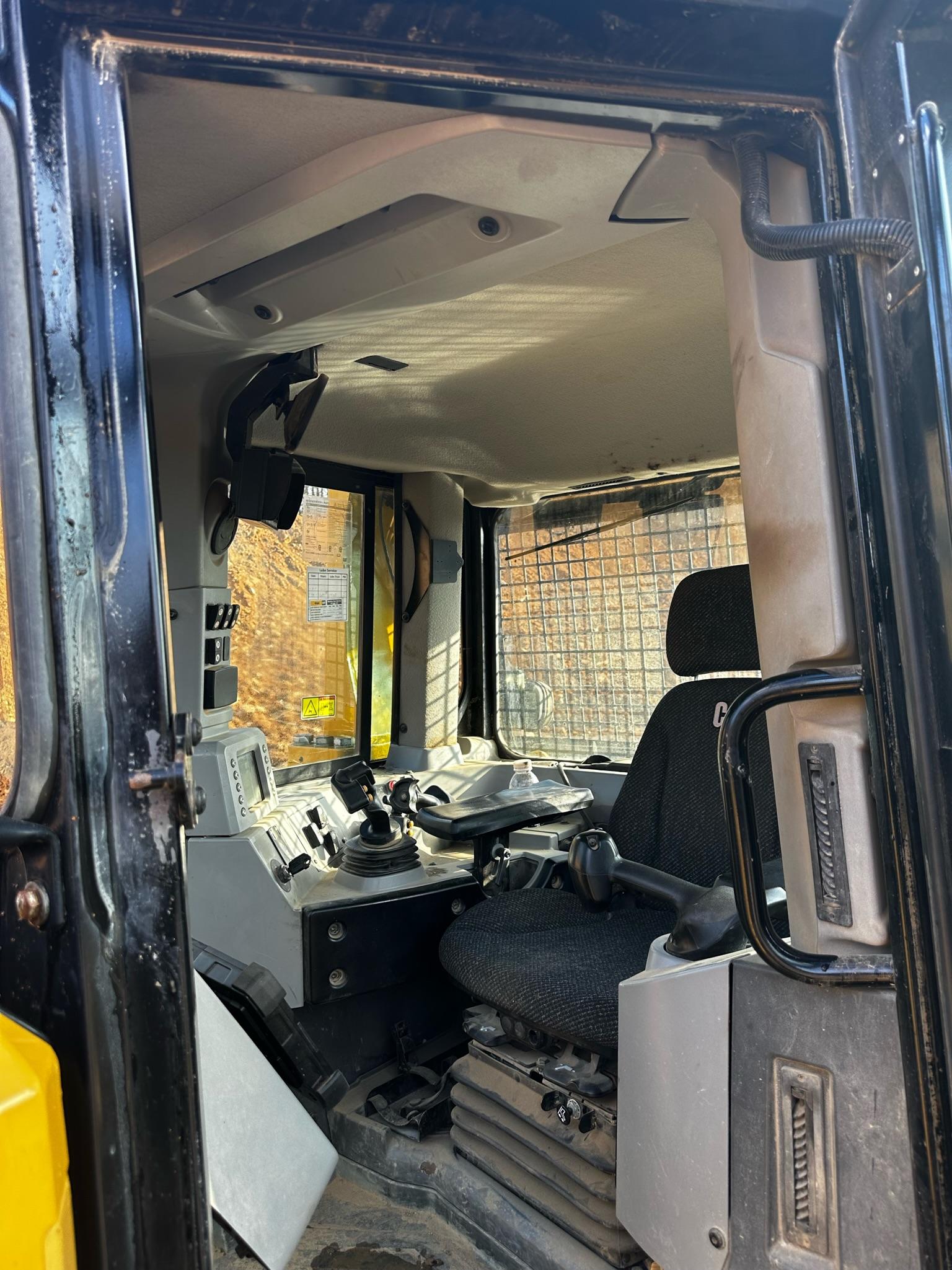2014 CAT D8T