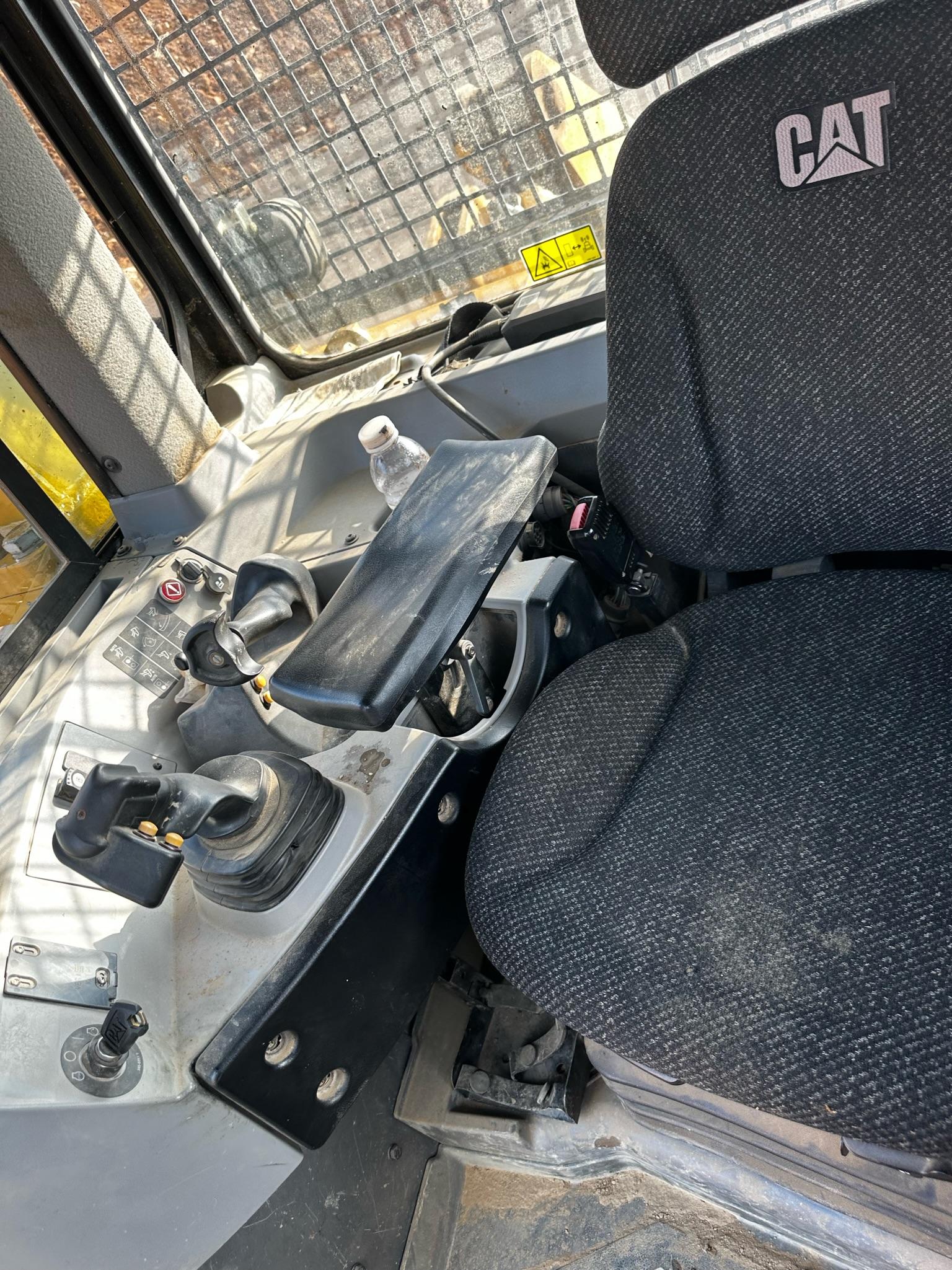 2014 CAT D8T