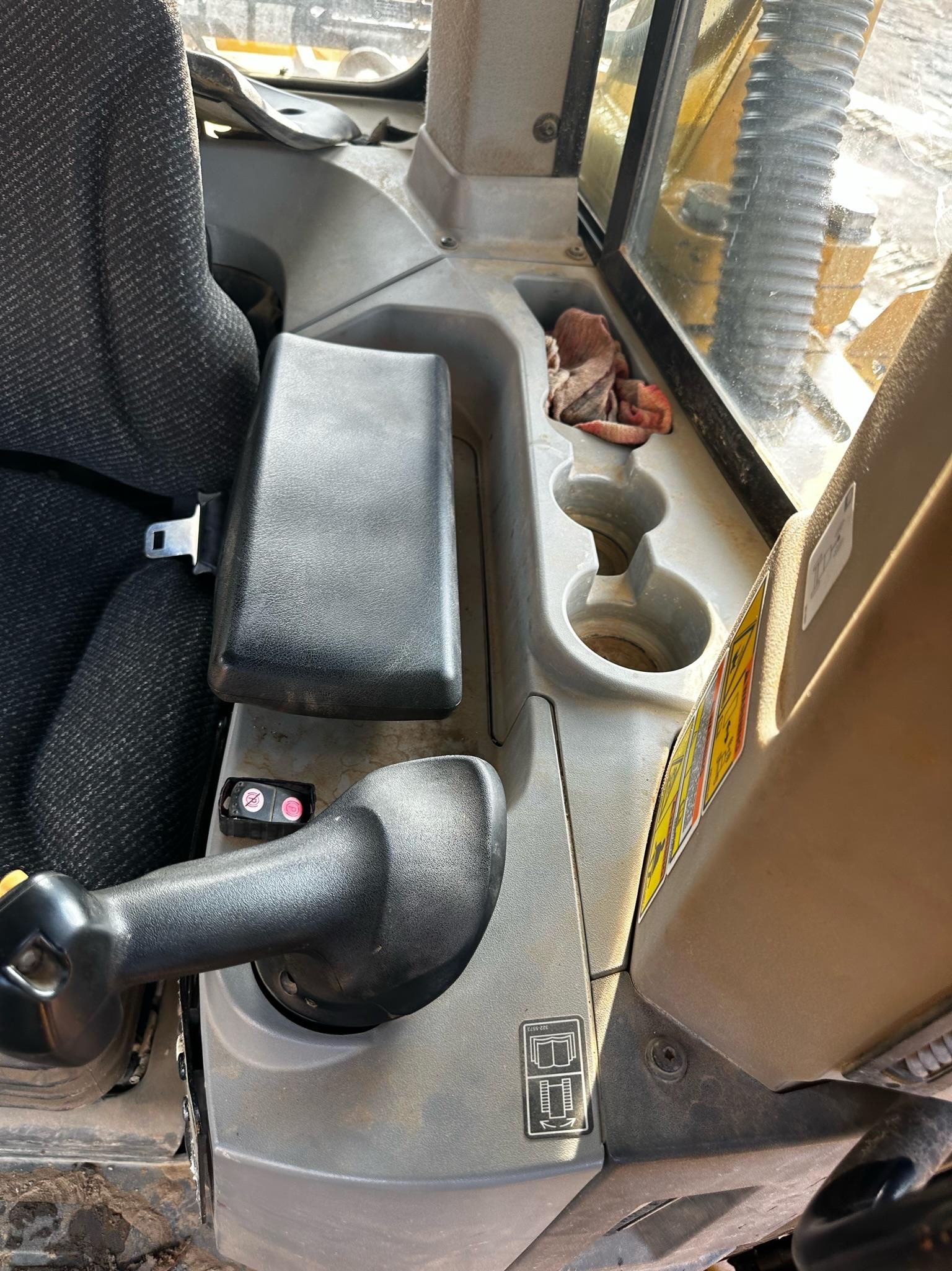2014 CAT D8T