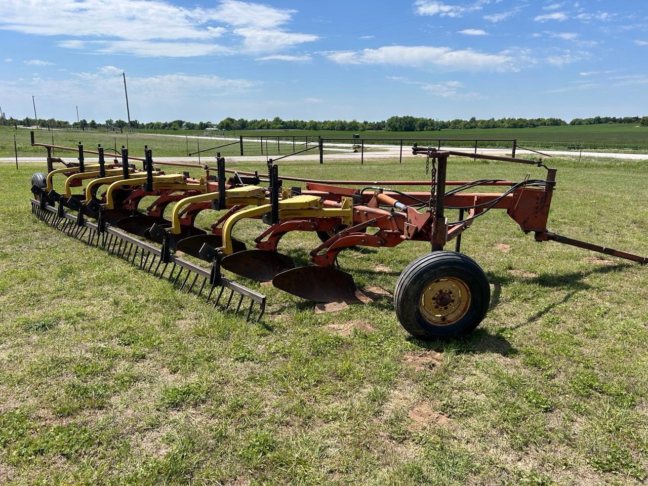 Massey Ferguson Moldboard